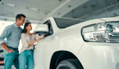 Financiar com quem entende do assunto é assim: você escolhe seu veículo, define as condições ideais de financiamento, assina o contrato no celular e nós #LevamosAtéVocê.