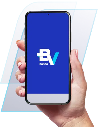 Um fundo azul e uma mão segurando um celular com a logo do banco BV na tela.